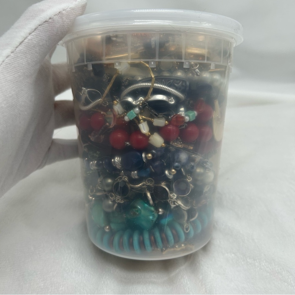 Mystery Jewelry Jar, 32 oz of wearable jewelry, in container mixed Lot #0158